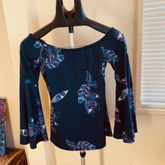 Vava  off the shoulder bell sleeves Blue top - Picture 5 of 7